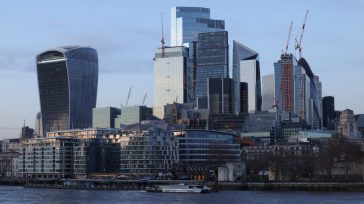 Ciudad puerto    Mario Hernán Peña Primicia Londres  Londres, la capital de Inglaterra y del Reino Unido, es una ciudad del siglo XXI con una historia que se remonta a […]