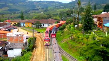 El tren en La Tebaida.     Gerney Ríos González  Con el economista y escritor Gustavo Pérez Ángel, nos unió la academia. Recorrimos Colombia, sensibilizando cerebros, socializando el triángulo del transporte, […]