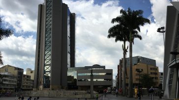 Parque Nacional del café en Quindío Colombia,    Quindío fue el departamento con mayor crecimiento, con 100,8%. Entre los principales productos exportados estuvieron el café sin tostar; flores; puertas, ventanas […]