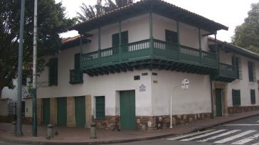 Casa del Florero      Hernán Alejandro Olano García En cierta sesión de 1995 de la Sociedad Nariñista, restaurada desde 2005 como Academia Patriótica Nacional Antonio Nariño, doña Carmen Ortega […]