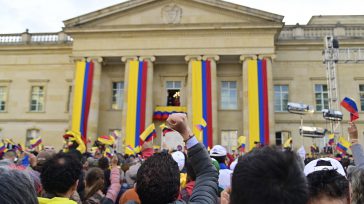 El presidente Gustavo Petro Urrego desde uno de los balcones de la Casa de Nariño.   En el acto de socialización y pedagogía de las políticas del Gobierno del Cambio, […]