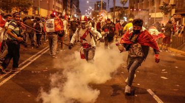 La ola de represión desatada en el Perú viola todas las normas de derechos humanos.        EFE Una reportera y un fotoperiodista fueron agredidos por la Policía mientras […]