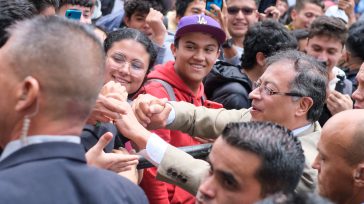 Asi fue recibido el presidente Petro en la Universidad Distrital «Francisco José de Caldas».  «Si la Universidad Distrital quiere, incluso, puede acompañarnos a salir –hay que cambiar– de los límites […]