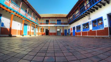 Instalaciones  del  Liceo Nacional de Varones de Zipaquirá.       Gustavo Castro Caycedo  El 8 de marzo de 1943, dos días después de haber cumplido 16 años, el joven Gabriel José […]