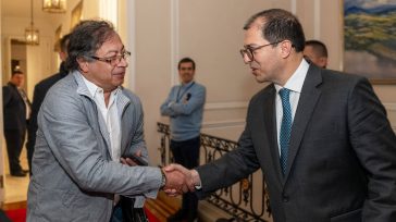 El presidente Gustavo Petro, escucha al fiscal Francisco Barbosa.      Dos horas y veinte minutos duró la reunión que sostuvieron, el presidente de la República, Gustavo Petro, y el […]