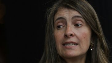 Paloma Valencia, senadora del Centro Democrático (uribismo)      Gustavo Álvarez Gardeazábal El Porce La senadora Paloma Valencia, actuando dentro de la línea atolondrada que la derecha colombiana pretende seguir […]