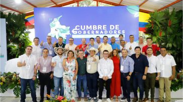 Los gobernadores que participaron en la Cumbre de Caquetá.     Javier Sánchez  Desde la Federación Nacional de Departamentos se viene impulsando la oposición al Gobierno Nacional, revelaron algunos precandidatos […]