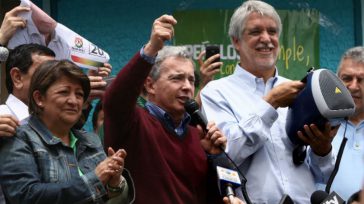 Álvaro Uribe y Enrique Peñalosa responsables de las crisis del transporte urbano en Colombia.        Gustavo Álvarez Gardeazábal El Porce Aun cuando Enrique Peñalosa no lo reconocerá ni […]