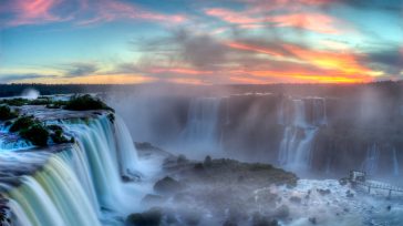 Cataratas del Iguazú  Cataratas de Iguazú. Vista desde punto panorámico Foz do Iguazú a «Cataratas» o «Iguazú», son un conjunto de cataratas que se localizan en el río  Iguazú en el límite […]