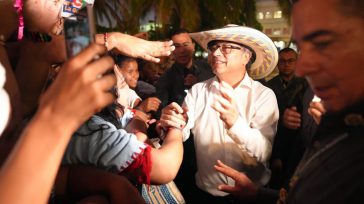 Saludo de guajiros al presidente Gustavo Petro.        Javier Sánchez El presidente Gustavo Petro anunció que su Gobierno después de varios estudios jurídicos decidió que va a declarar la […]