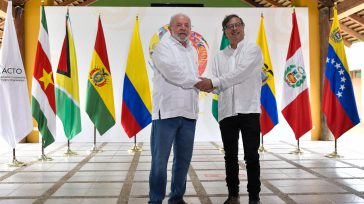 Los presidentes de Colombia, Gustavo Petro Urrego y de Brasil, Luiz Inácio Lula da Silva en la Cumbre de la Amazonía. Texto Javier Sánchez fotografías Andrea Puentes y Leo Queen […]