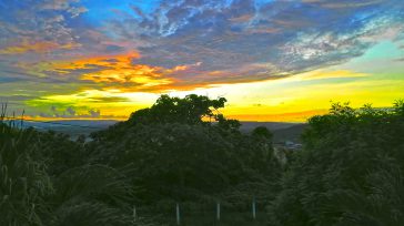 Los colores en su máxima expresión durante un amanecer en Barranquilla Colombia