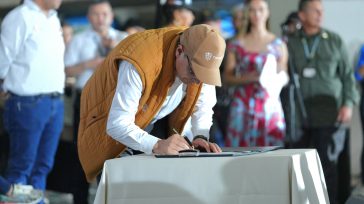 El presidente Petro firma la declaratoria de emergencia de La Guajira para poder atender de una manera ágil a la población    Durante seis días, el Gobierno del Cambio, encabezado […]