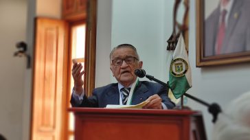 Horacio Gómez Aristizábal, Primer Abogado Nocturno de la UGC     Gerney Ríos González Hace 74 años, no había un universitario en el país del «sagrado corazón», hijo de un […]