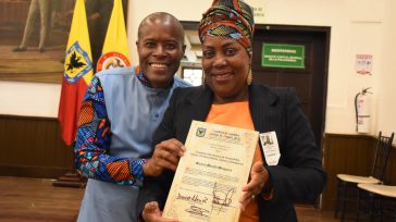 La Consultiva Distrital para las comunidades Negras, Afrodescendientes, Raizales y Palenqueras, recibe reconocimiento del concejal Libardo Asprilla.            El concejal Libardo Asprilla, le entregó un reconocimiento […]