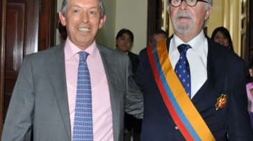 Fernando Botero en el homenaje que le hizo el representante a la Cámara, Telésforo Pedraza.     Vivian Díaz Corría el 2012, y al entonces congresista Telésforo Pedraza (Q.E.P.D) se […]
