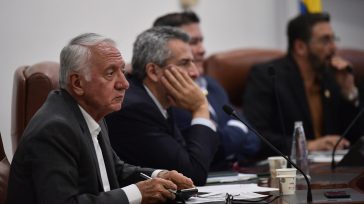 Gobierno lento       Gustavo Álvarez Gardeázabal El Porce Este país se echó con las petacas. Como a quienes nos gobiernan les resulta mejor remendar el vestido viejo que […]