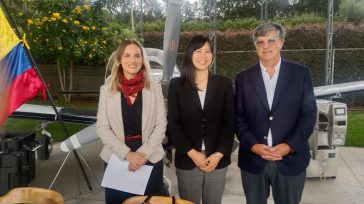 De izquierda a derecha Pamela Estrada, Directora General, Kaneko Natsue, Jefe de la Sección Política de la Embajada del Japón y Julián Valencia, Presidente de la Junta Directiva de la […]