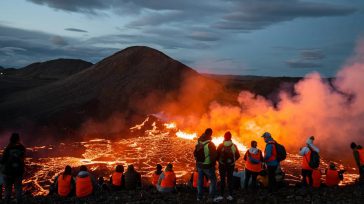 Erupción volcánica en la península de Reykjanes en Islandia       La erupción volcánica ha comenzado en la península de Reykjanes en Islandia, tiñendo el cielo de naranja y […]