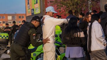 Las requisas en las calles son permanentes.    Bogotá está atemorizada por la delincuencia. Las autoridades buscan combatir la delincuencia. Hay temor por ingresar a restaurantes, discotecas y cafeterías. El el […]