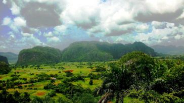 Parque Nacional Valle de Viñales     Texto y fotos Lázaro David Najarro Pujol Pinar del Río, Cuba.– Los paisajes del Parque Nacional Valle de Viñales declarados por la UNESCO […]