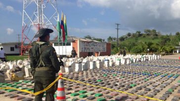 Certeros golpes contra los narcos ha propiciado el gobierno de Colombia.        «700 toneladas decomisadas y 38 capos capturados,  este gobierno ha incautado el mayor número de toneladas […]