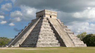 En 1988, la Unesco  declaró la ciudad maya de Chichén Itzá como Patrimonio de la Humanidad.