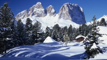 La montaña más alta del Grupo Langkofel en los Dolomitas en Tirol del Sur, Italia.