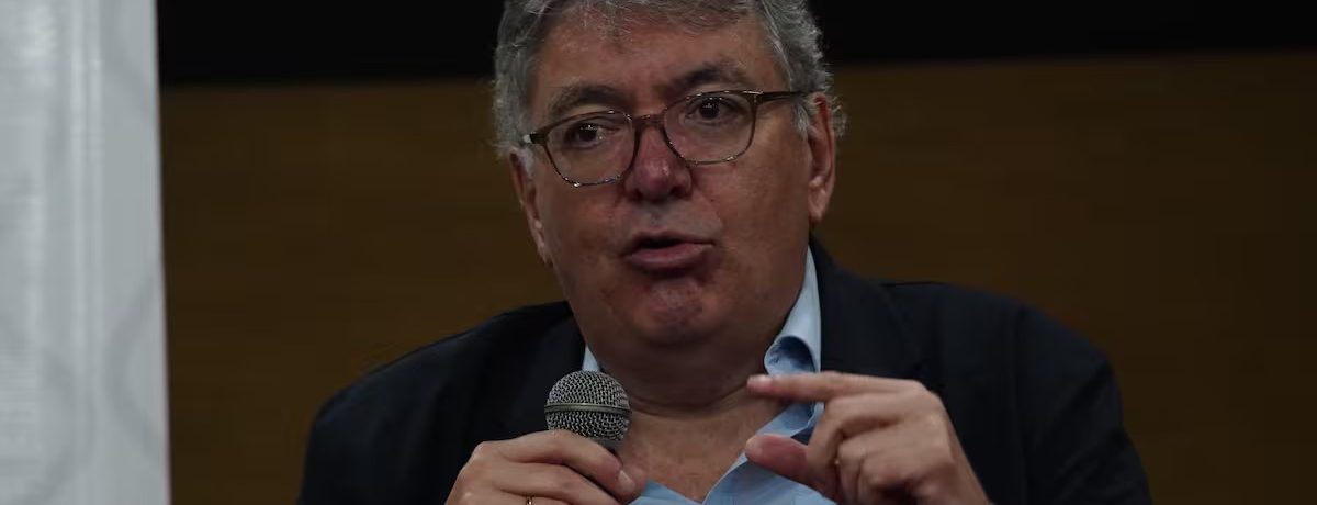 Mauricio Cárdenas Santamaría, auto candidato presidencial.  Gustavo Alvarez Gardeazábal El Porce El varias veces ministro Mauricio Cárdenas Santamaría, que anda sin proclamarse hablando  como cuasi candidato presidencial ante selectos auditorios […]