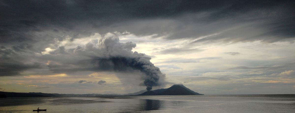 Volcán en erupción en Paúpa Nueva Guinea. El Pacífico es el de mayor actividad volcánica del mundo, y son muy conocidos sus terremotos en sus costas. A sus orillas se […]