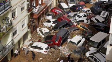 Un centenar de personas han muerto y decenas continúan desaparecidas en España como consecuencia del temporal, más de mil personas están atrapadas en sus coches y prosiguen las labores de […]