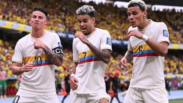 Los mejores jugadores de la selección Colombia celebran el triunfo ante Chile.   Inteligencia Artificial pronosticó 2.0 el resultado entre Colombia y Chile, El resultado fue 4.0  Colombia  se impuso […]