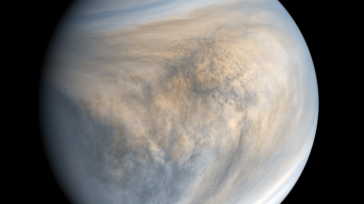 Estructura de nubes de la atmósfera de Venus, visible a través de imágenes ultravioleta. Venus está cubierta por una densa capa de nubes.         Óscar Javier Ferreira […]