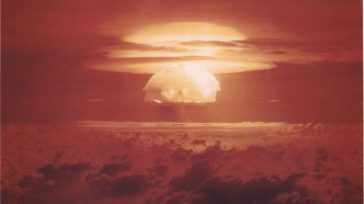 Las potencias nucleares siguen reforzando sus arsenales y varios de ellas han desarrollado nuevos sistemas de armas nucleares o con capacidad nuclear mientras las tensiones geopolíticas siguen aumentando a escala […]