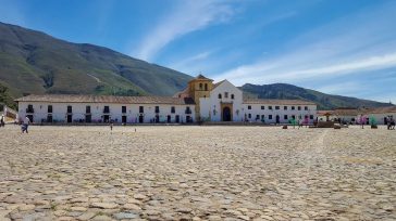 La plaza de Villa de Leyva con piso de piedras.     Hernán Alejandro Olano García El primer presidente de la Real Audiencia de Santa Fe, posesionado en ese cargo […]