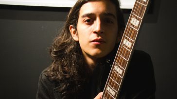 Nicolás Gámez     Diego Armando Báez Peña Nicolás Gámez es un destacado bajista eléctrico colombiano, reconocido por su versatilidad y trayectoria en la escena del jazz y otros géneros musicales. […]