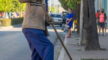 Barrenderos        Lázaro David Najarro Pujol Fotos  Adelante y Tribuna de La Habana Corresponsal Cuba ¿Qué sería de un país sin  los anónimo trabajadores de la recolección de […]