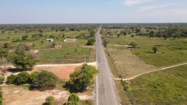 El exgobernador,Carlos Caicedo  diseñó, financió y empezó la construcción de la Fase 1 de 15km, y gracias a la continuidad lograda con Rafael Martínez, se empezarán 22km más. La Vía [&hellip;]