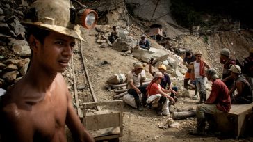 Pequeños mineros dejaron la informalidad.  &nbsp; El Gobierno nacional avanza en su propósito de formalizar a los pequeños mineros en todo el país como principal instrumento para garantizar el desarrollo [&hellip;]
