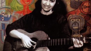 &nbsp; &nbsp; &nbsp; Juan Romero Cortés Una de las voces chilenas más importantes de América, Violeta Parra, que conocía a ciencia cierta el matrimonio entre la dictadura y el agobio [&hellip;]