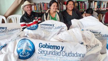 Los beneficiarios fueron seleccionados mediante convocatoria realizada con el apoyo de las alcaldías municipales. &nbsp; &nbsp; &nbsp; Familias cundinamarquesas de ocho municipios recibieron 500 kits alimentarios, por valor de $157 [&hellip;]
