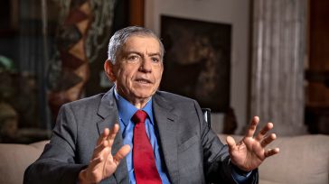 César Gaviria Trujillo, presidente Partido Liberal.  Gustavo Álvarez Gardeazábal El porce El viejo zorro del expresidente Gaviria parece que cayó en la trampa. En un documento unipersonal, pero en uso […]