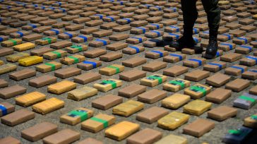 Más de una tonelada de cocaína fue incautada en las últimas horas, en una operación coordinada entre la Armada Nacional y la Policía Antinarcóticos, al interior de un contenedor que [&hellip;]