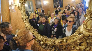 50 mujeres en situación de calle en el Palacio de San Carlos, sede del Ministerio de Relaciones Exteriores de Colombia. El evento se realizó en el marco del Día Internacional de [&hellip;]