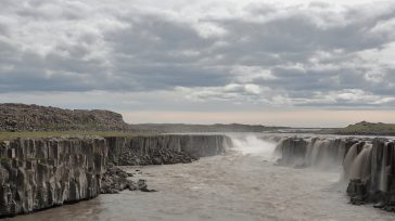 Selfoss es una cascada del río Jökulsá á Fjöllum, en el norte de Islandia. &nbsp; &nbsp;