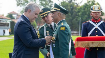 El general Eduardo Enrique Zapateiro Altamiranda,recibió las más altas condecoraciones en el gobierno del presidente Iván Duque.  Javier Sánchez  Mientras que el militar que llegó al comando del ejército  colombiano [&hellip;]