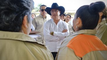 El presidente, Gustavo Petro durante su visita al departamento del Meta, entabló comunicación con las personas privadas de la libertad para notificarlos sobre la apertura  de fuentes de trabajo en [&hellip;]