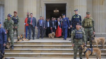 El presidente Petro llegó a promulgar Leyes en favor de los animales en compañía de su mascota.  &nbsp; El presidente Gustavo Petro Urrego promulgó hoy las leyes «Ángel»  y «Lorenzo, [&hellip;]