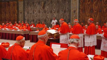 Cónclave en El Vaticano  Tras el fallecimiento del Papa Francisco, se inicia el proceso canónico para elegir a su sucesor. El cardenal Camarlengo certifica la muerte y se sellan los [&hellip;]