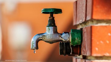 Bogotá un año con racionamiento de agua. &nbsp; Javier Sánchez  La crisis del agua en Bogotá es un tema complejo que abarca múltiples dimensiones, desde el crecimiento urbano descontrolado hasta [&hellip;]